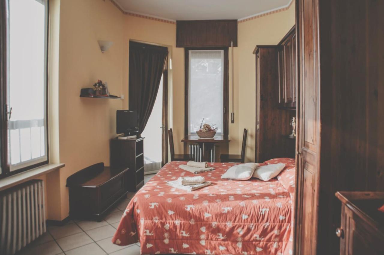 Hotel Residence Giardini Piode Екстериор снимка